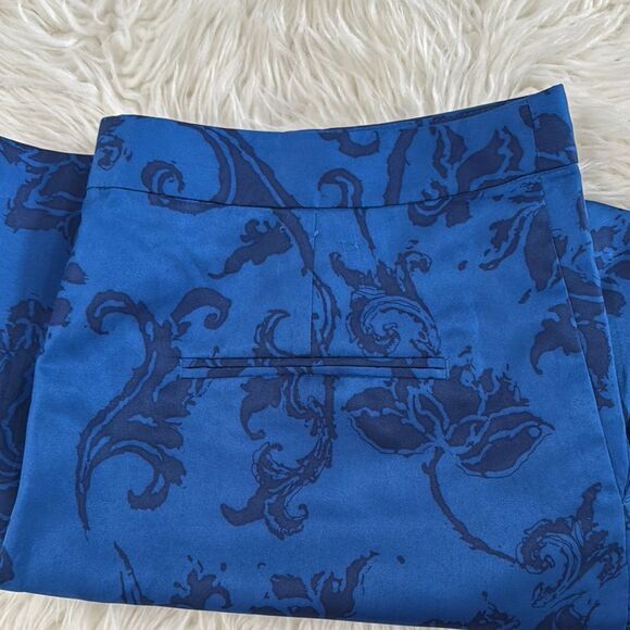 Banana Republic Blue Bermuda Shorts Floral Elegance Size 14 - Picture 8 of 10